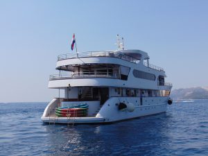 MS Invictus Deluxe Croatia Cruise Ship