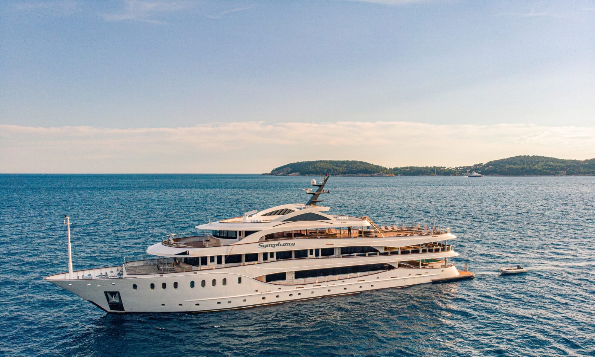 Symphony - Luxury Croatia Cruise Ship with Balcony Deck - Discover