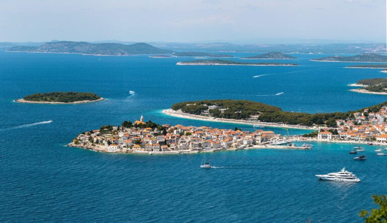 Young Fun 18-30s Cruise Split Round-Trip 7nts – Heritage Ships (Saturdays)